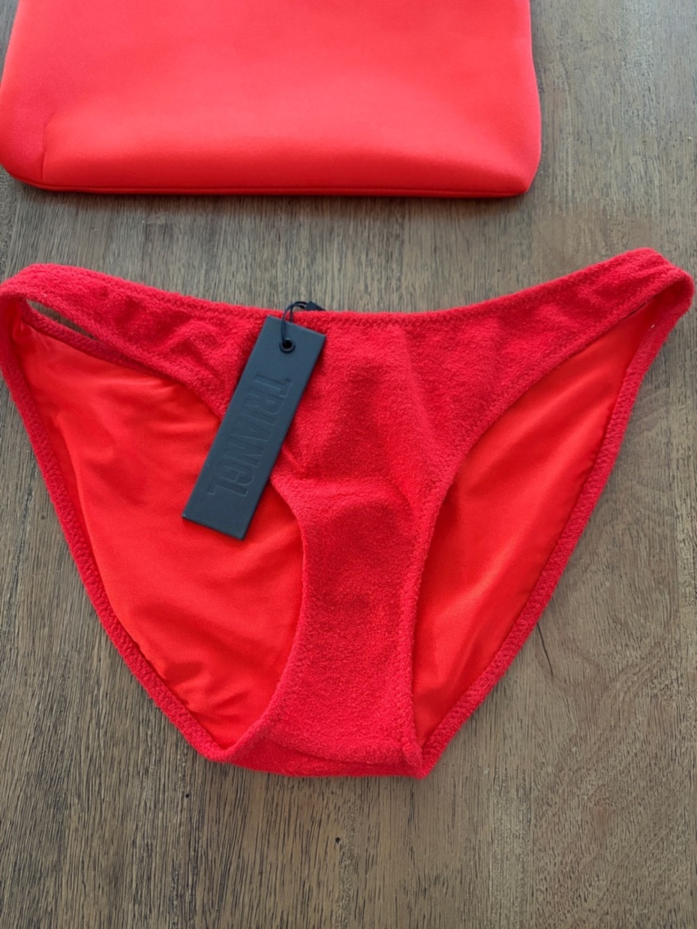 New Triangl MAIA Cerise Terry set - Picture 6 of 10